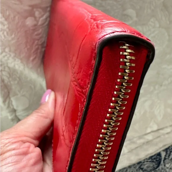 Michael Kors Red Croc-Pattern Zippy Wallet - Picture 3 of 11